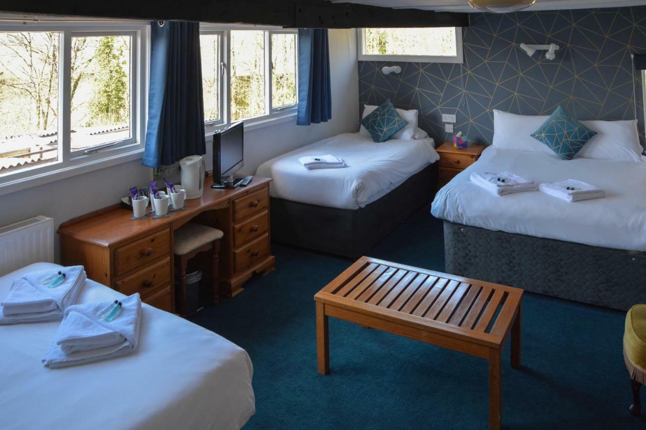 Llanerch Inn 兰德林多德威尔斯 外观 照片
